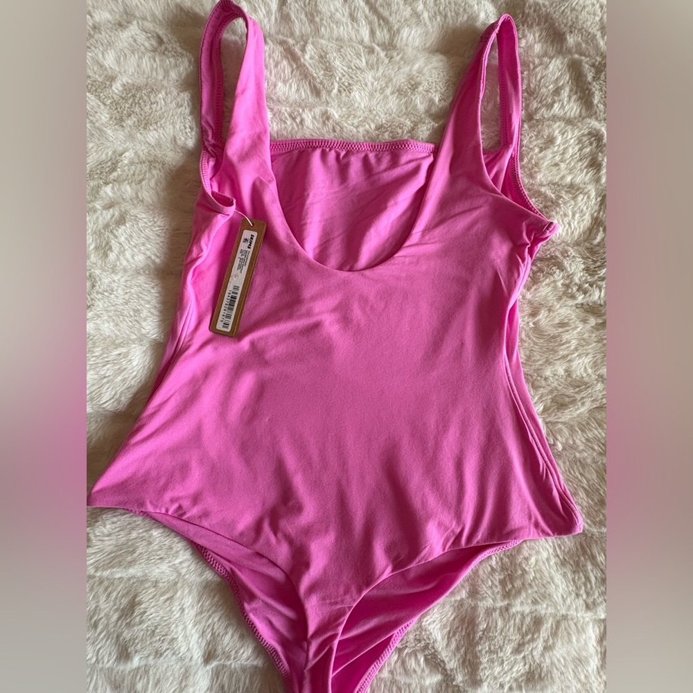 SKIMS Fits Everybody Bodysuit - Picture 2 of 2